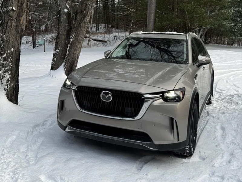 Winter Car Maintenance: Essential Tips to Keep Your Vehicle Safe and Reliable Winter Car Maintenance: Essential Tips to Keep Your Vehicle Safe and Reliable